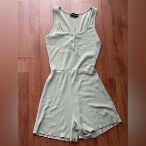 Sleeveless Ribbed romper in light sage